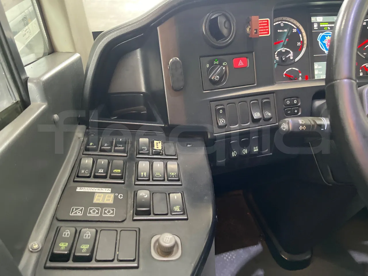 Scania Touring HD - onboard devices 2