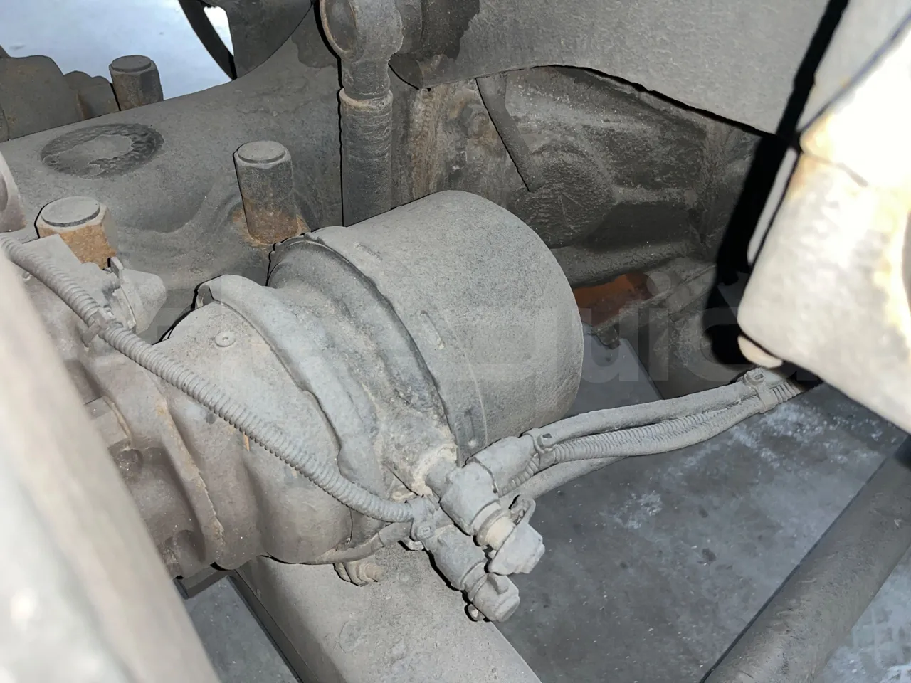 Scania Touring HD - axle 2 caliper brakes left