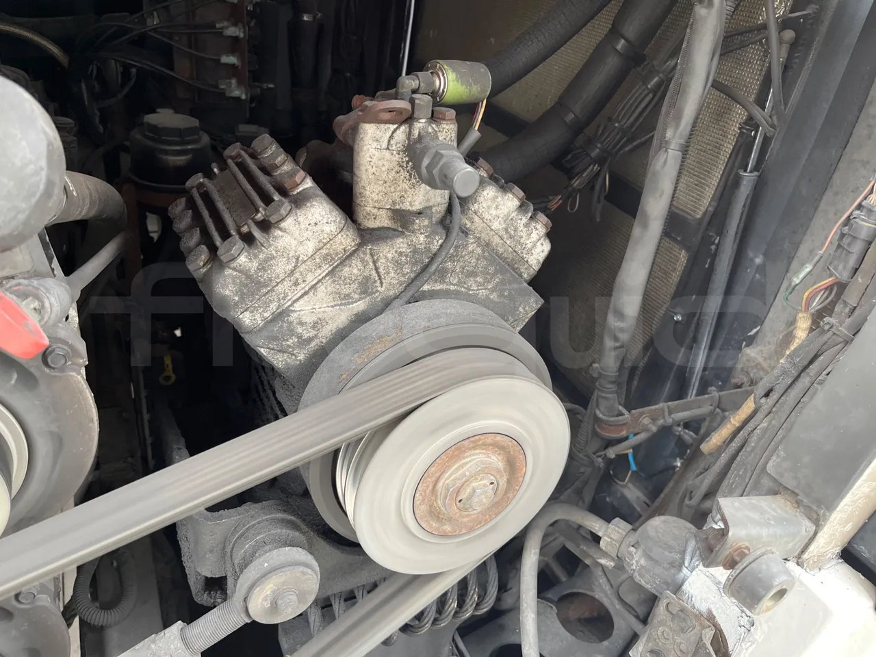 Scania Touring HD - air conditioning compressor