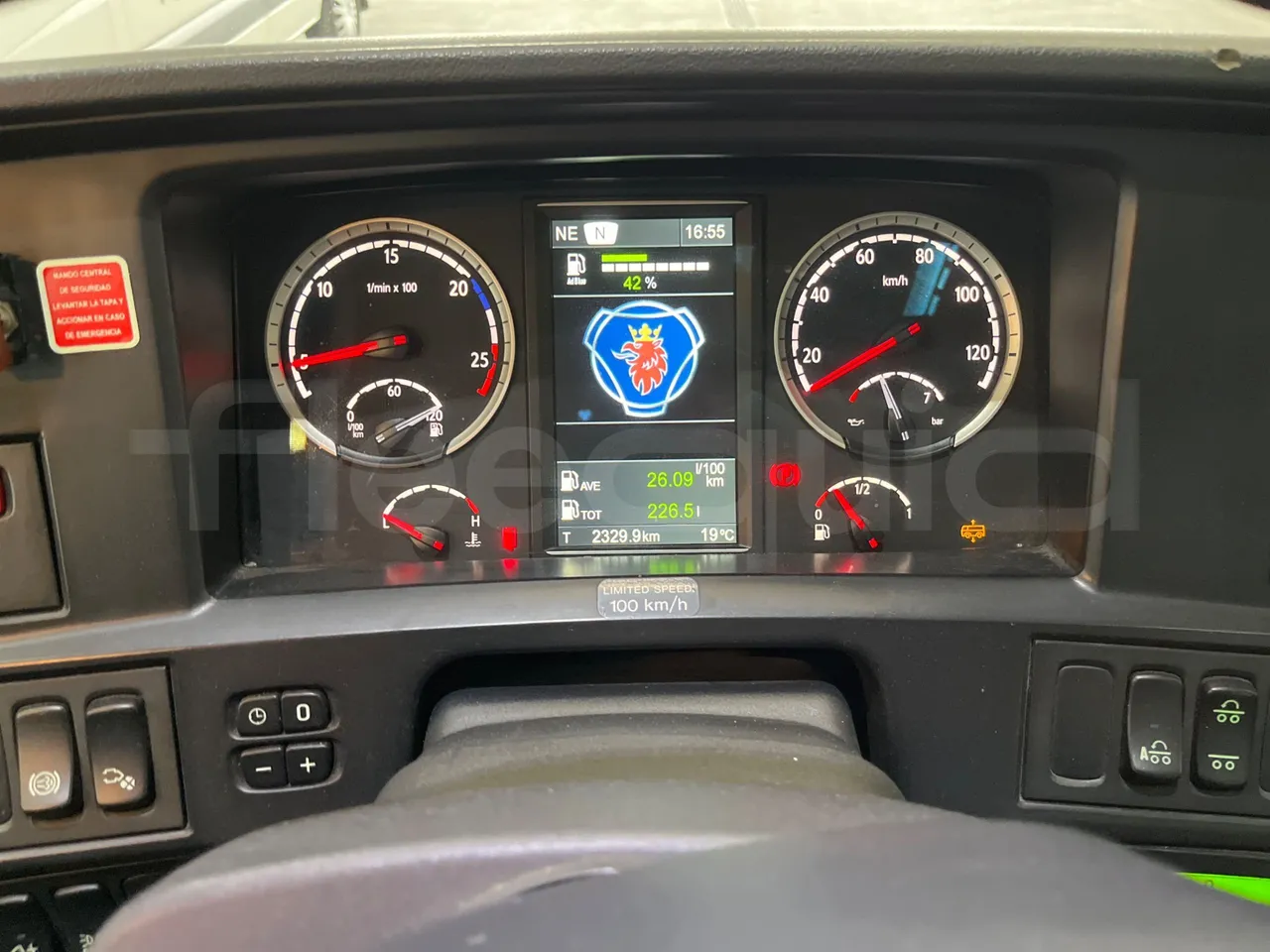 Scania Touring HD - dashboard lights on
