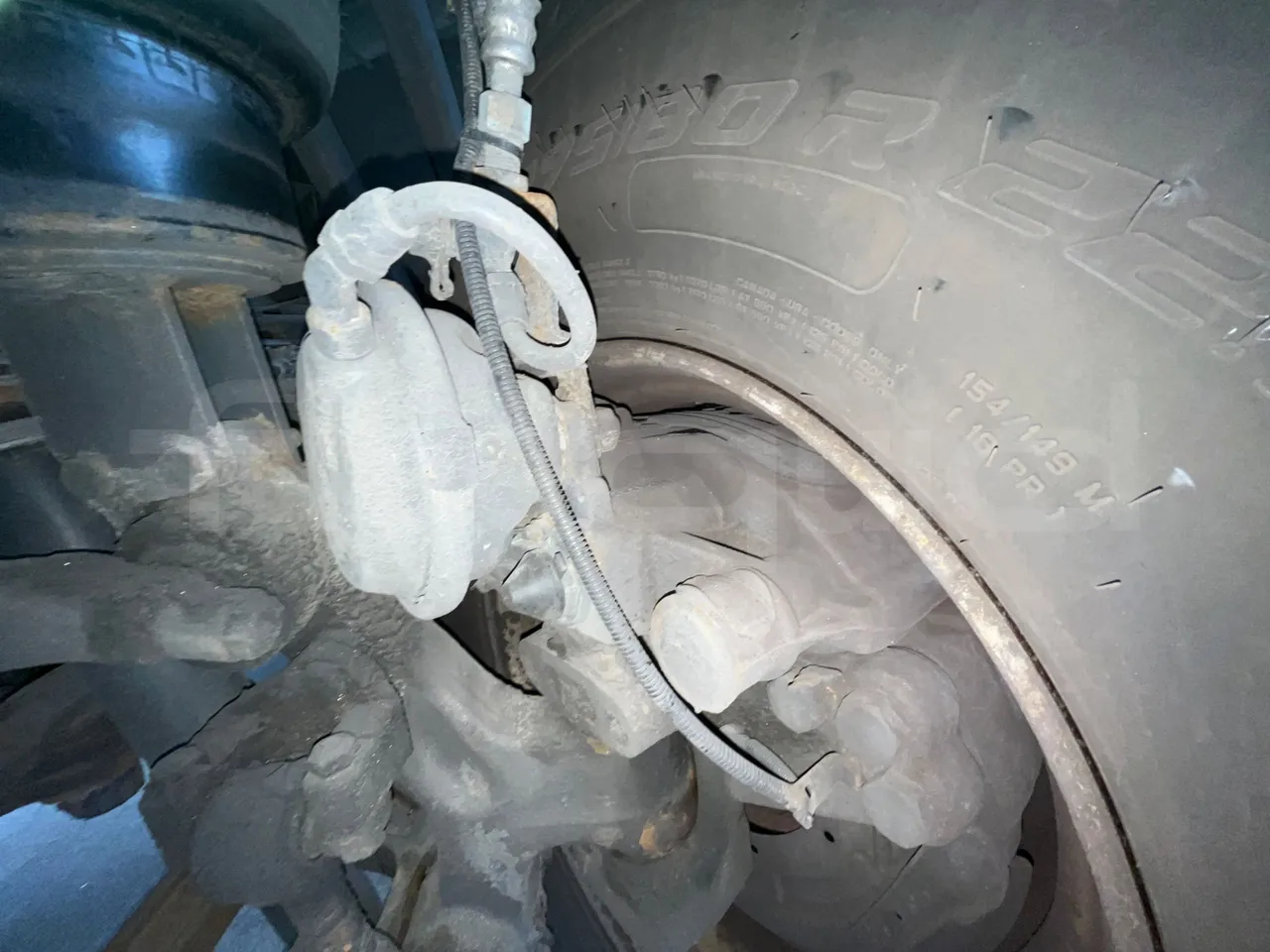 Scania Touring HD - front brake calipers left