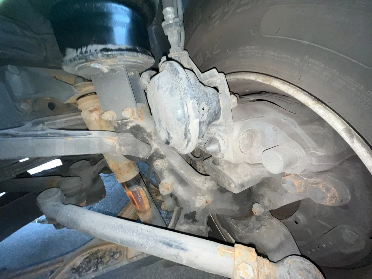 Scania Touring HD - front brake calipers right