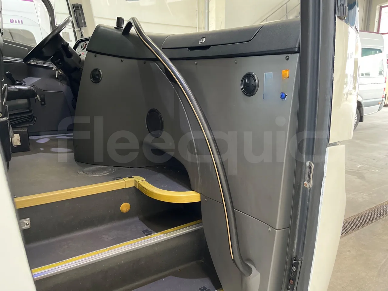 Scania Touring HD - handrails photo