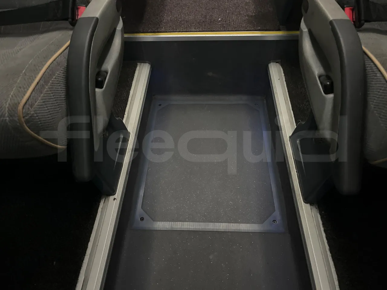 Scania Touring HD - floor hatches photo