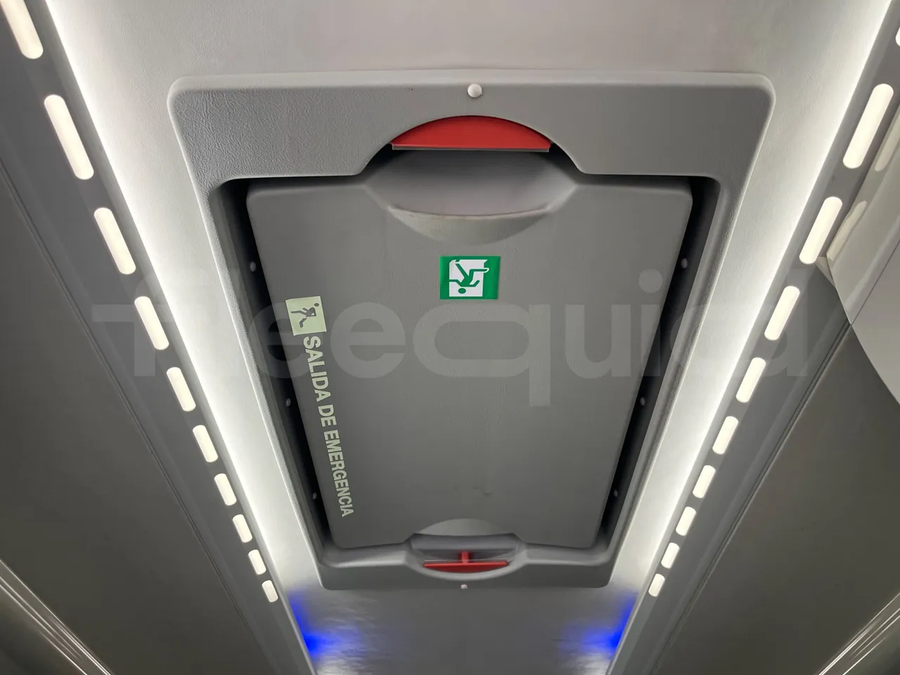 Scania Touring HD - roof hatch 1