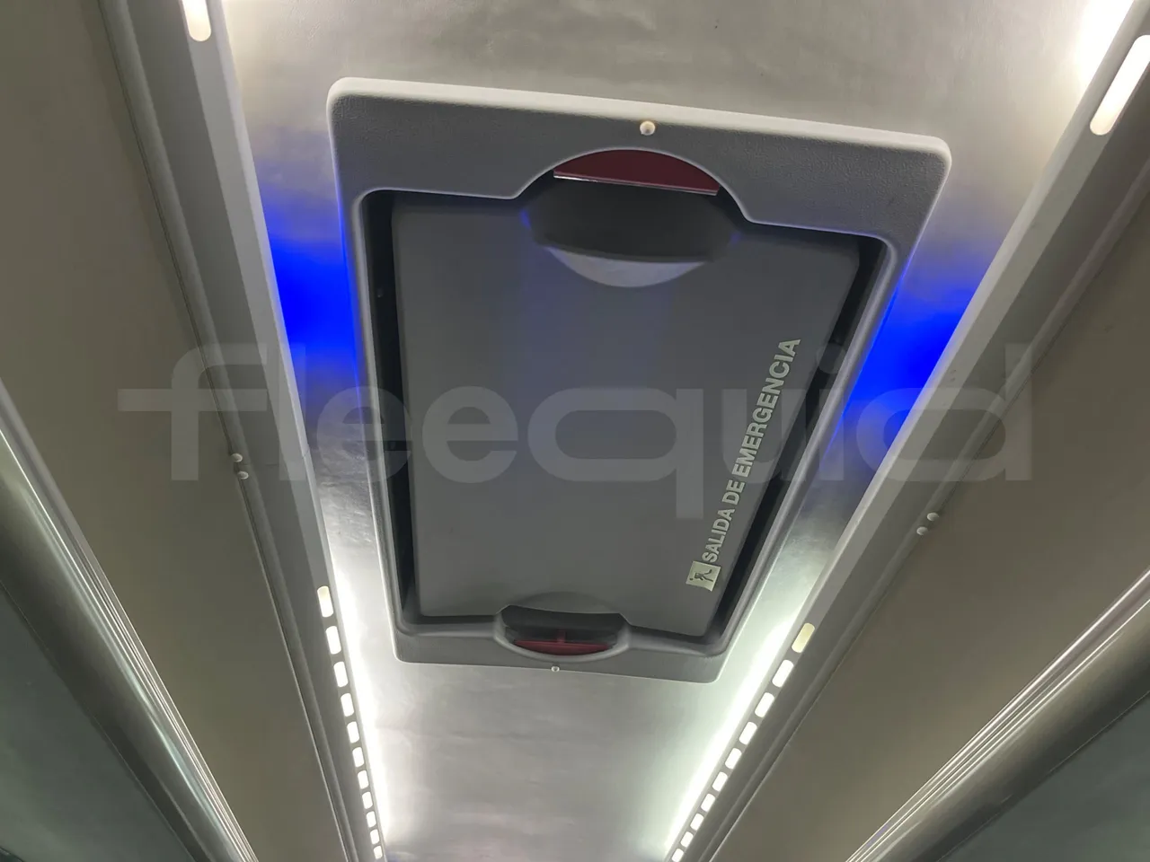 Scania Touring HD - roof hatch 2