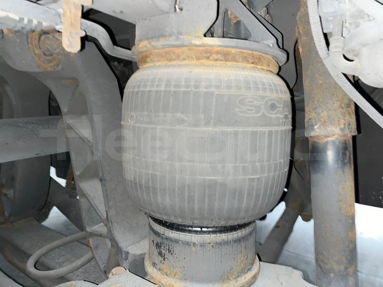Scania Touring HD - axle 3 air springs 1 left