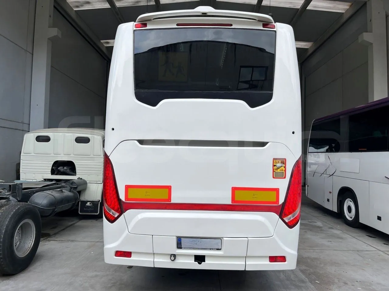 Scania Touring HD - rear hatch closed