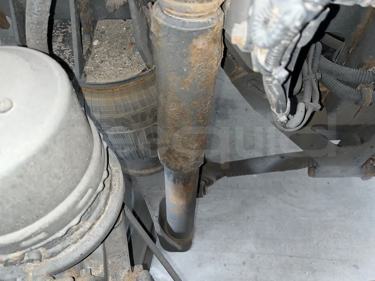 Scania Touring HD - axel 3 shock absorbers 1 left
