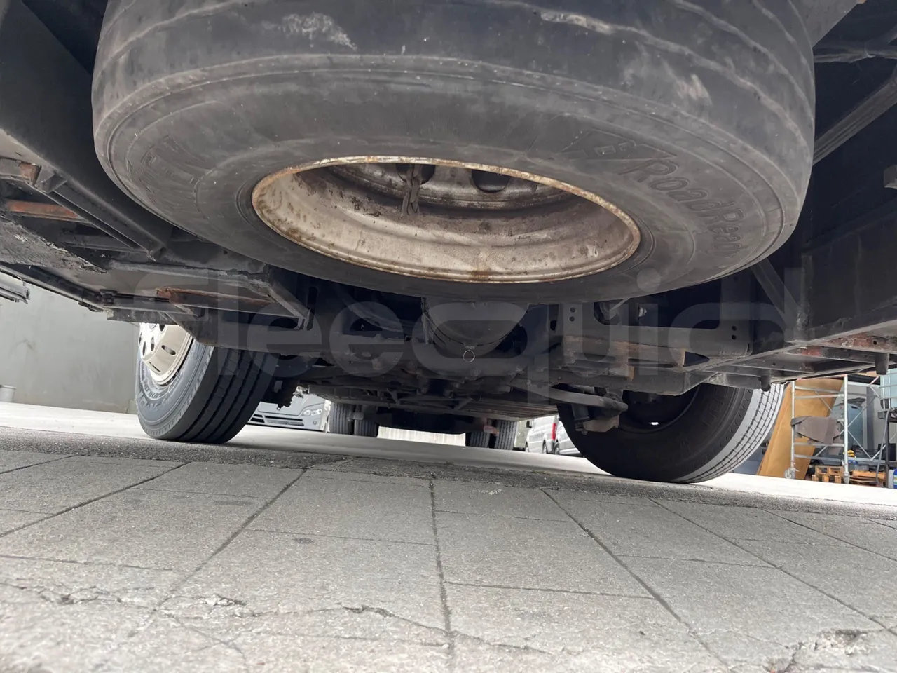 Scania Touring HD - front undercarriage from front