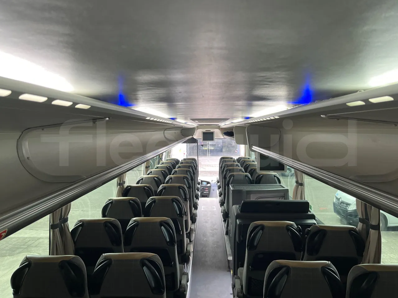 Scania Touring HD - turntable internal (18m)