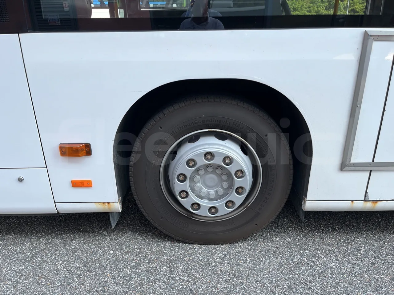 Mercedes-Benz Citaro K - First Axle Left Side: Complete Tyre