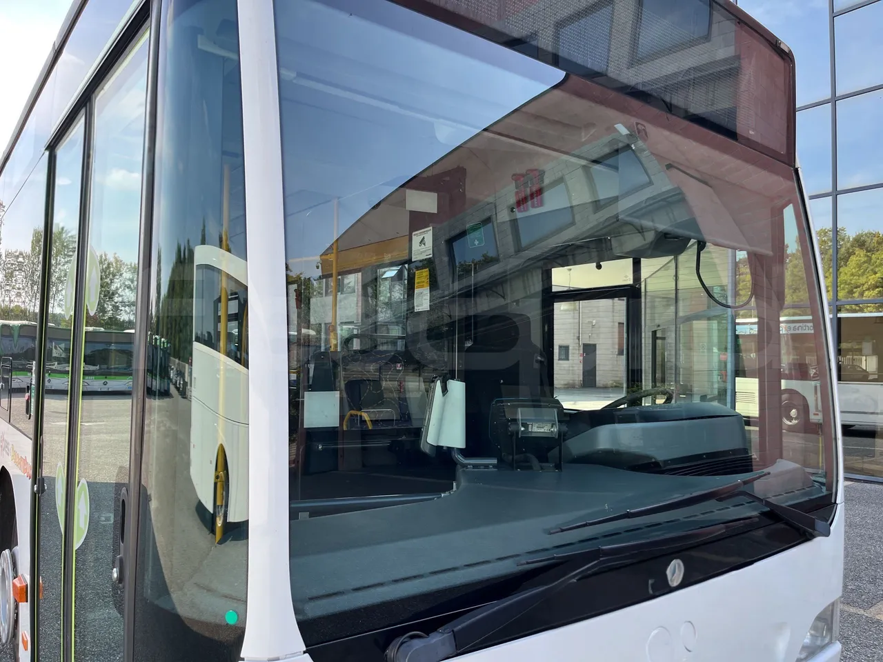 Mercedes-Benz Citaro K - Windscreen From Right Side