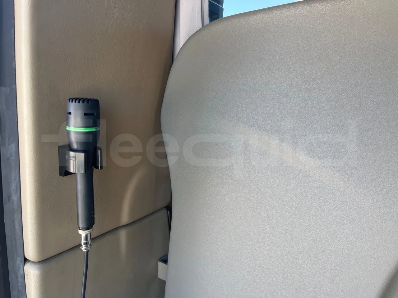 Iveco Magelys SFR2XX QC E2CN/ Euro6 - 294 Kw - 12,265 Mt - hostes microphone accessories photo