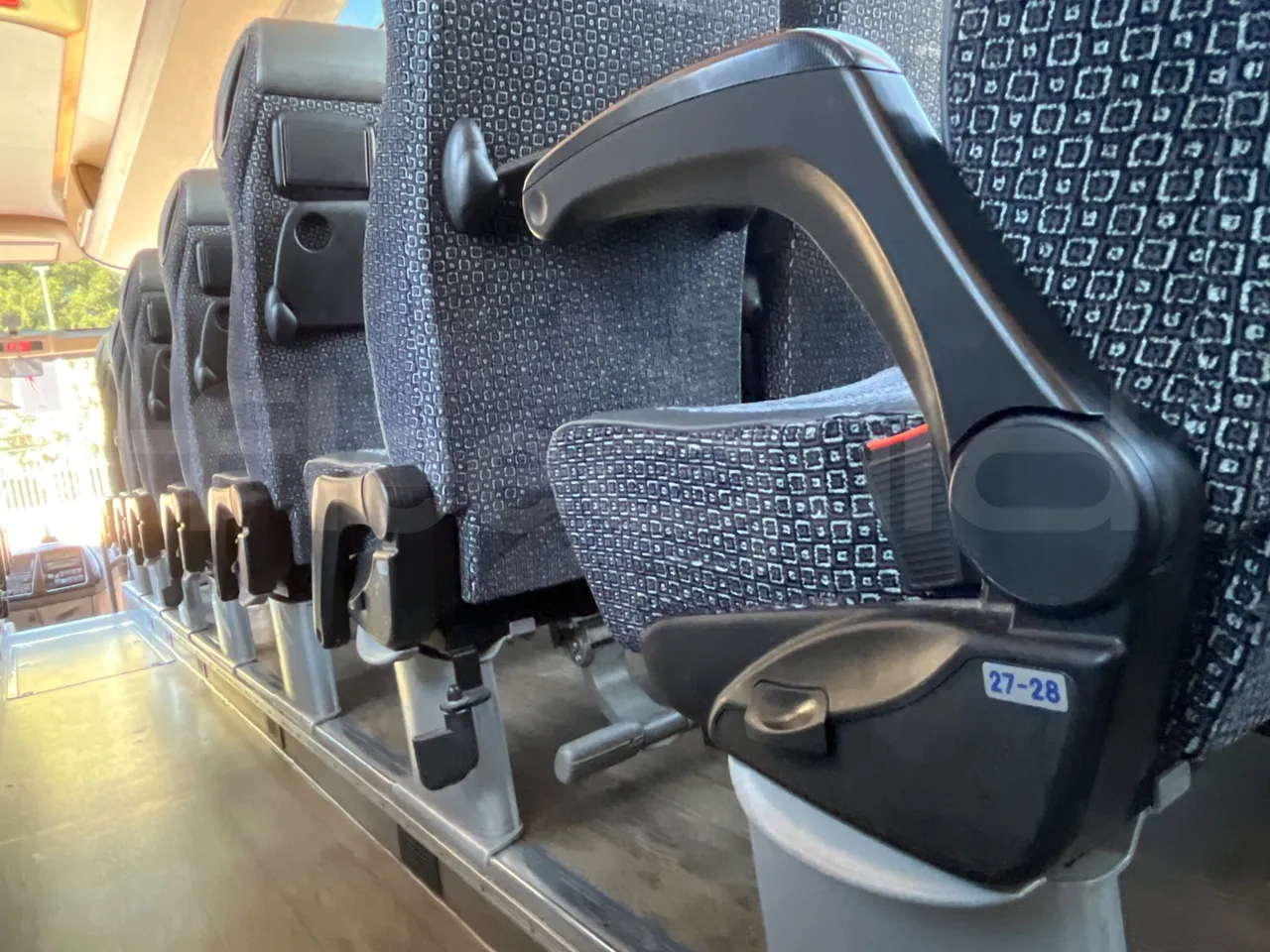 Iveco Magelys SFR2XX QC E2CN/ Euro6 - 294 Kw - 12,265 Mt - armrest detail photo