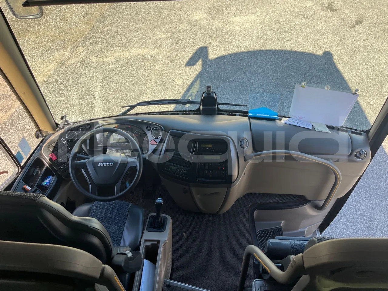 Iveco Magelys SFR2XX QC E2CN/ Euro6 - 294 Kw - 12,265 Mt - buttons panels on