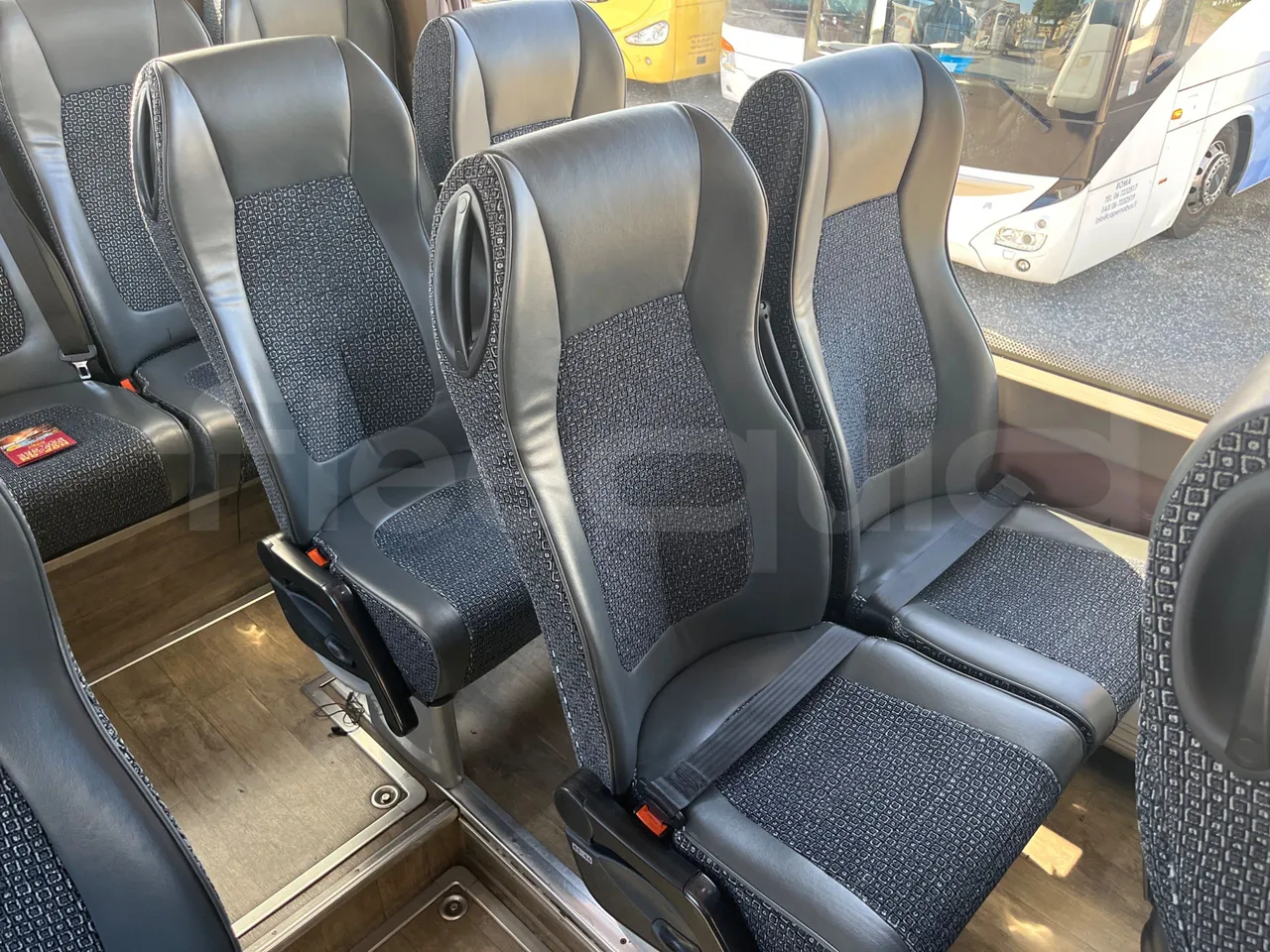 Iveco Magelys SFR2XX QC E2CN/ Euro6 - 294 Kw - 12,265 Mt - central seat safety belt