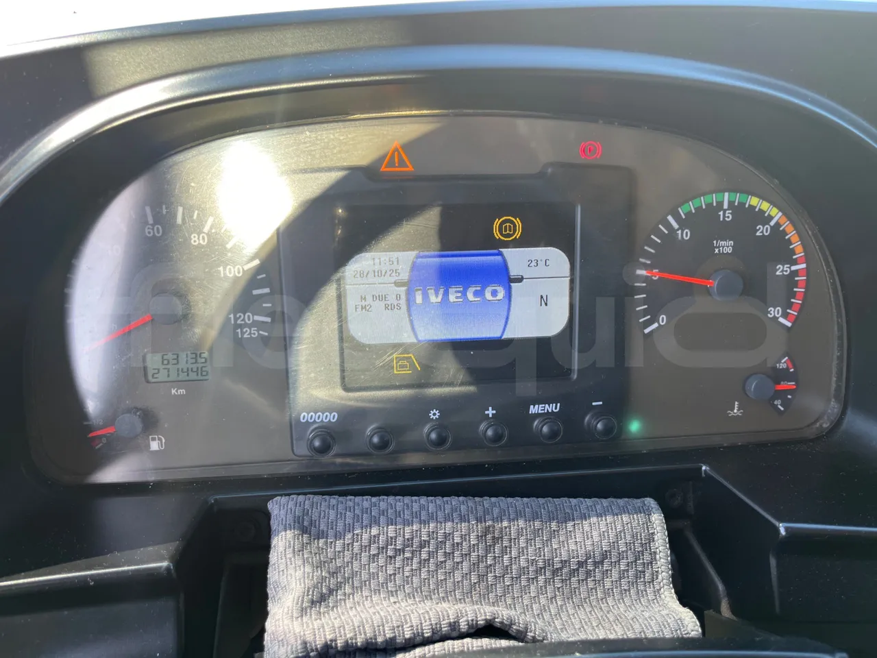 Iveco Magelys SFR2XX QC E2CN/ Euro6 - 294 Kw - 12,265 Mt - dashboard lights on