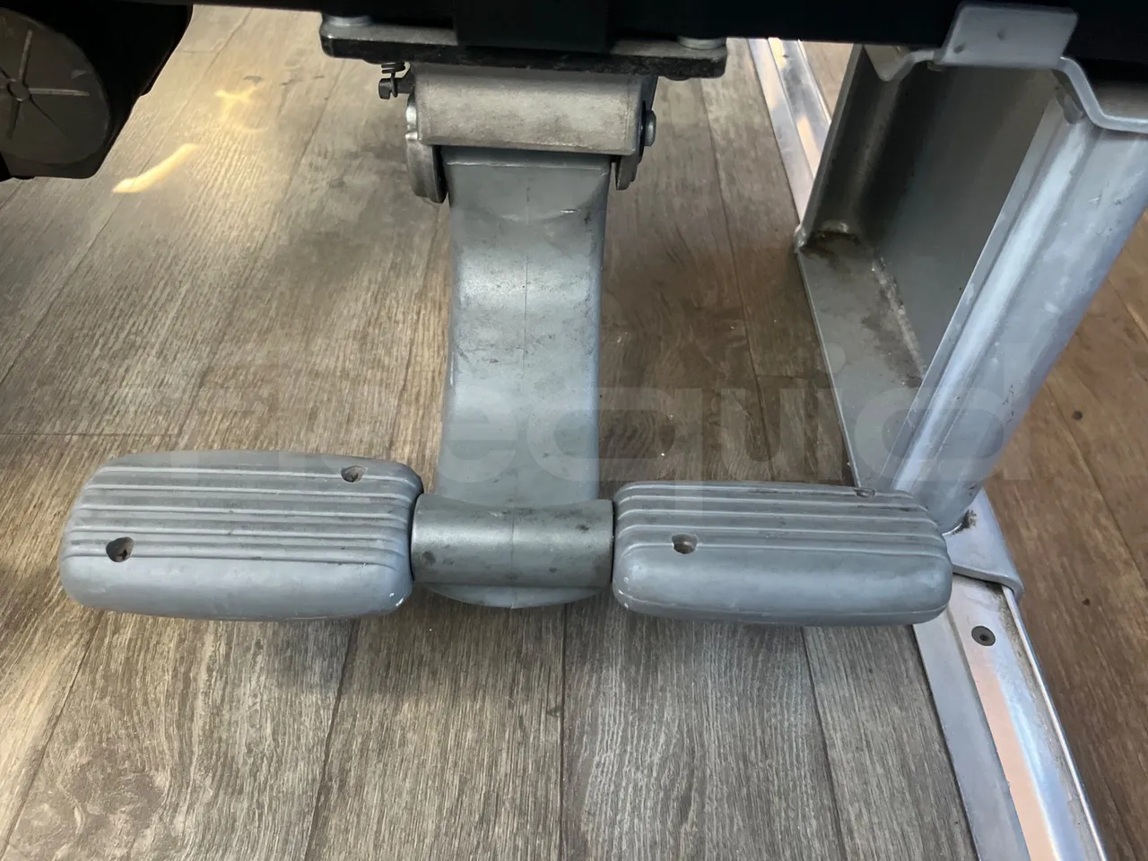 Iveco Magelys SFR2XX QC E2CN/ Euro6 - 294 Kw - 12,265 Mt - footrest detail photo