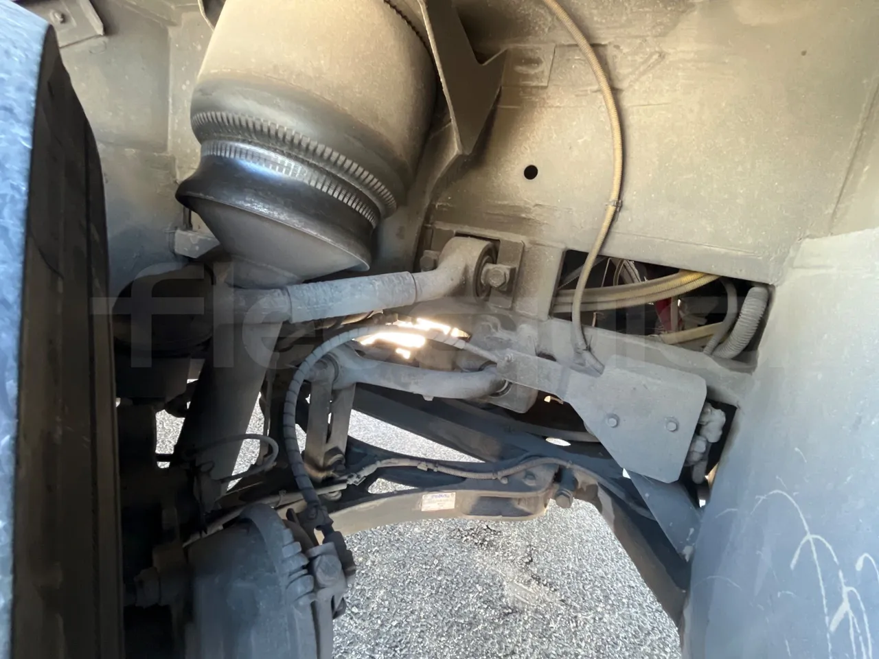 Iveco Magelys SFR2XX QC E2CN/ Euro6 - 294 Kw - 12,265 Mt - front air springs left