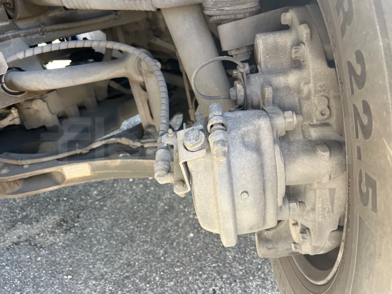 Iveco Magelys SFR2XX QC E2CN/ Euro6 - 294 Kw - 12,265 Mt - front brake calipers right