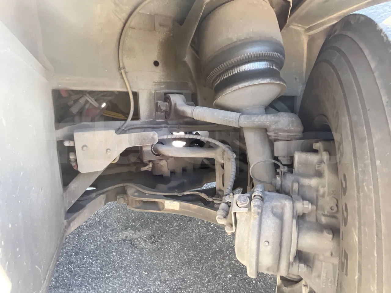 Iveco Magelys SFR2XX QC E2CN/ Euro6 - 294 Kw - 12,265 Mt - front shock absorbers right