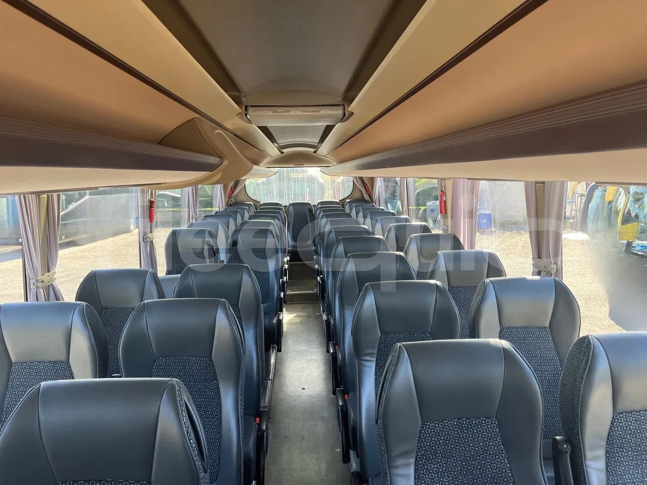 Iveco Magelys SFR2XX QC E2CN/ Euro6 - 294 Kw - 12,265 Mt - reverse view middle aisle