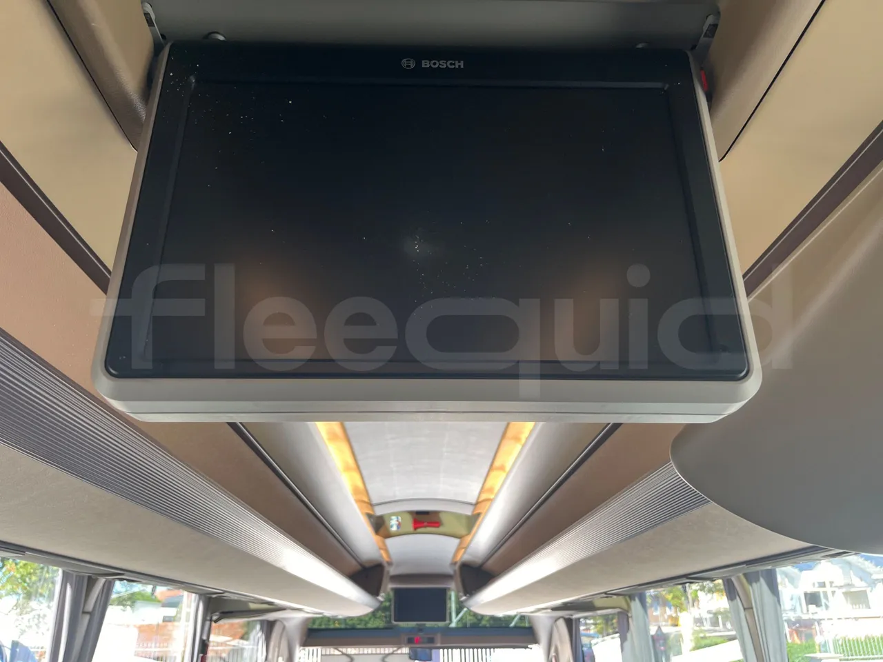 Iveco Magelys SFR2XX QC E2CN/ Euro6 - 294 Kw - 12,265 Mt - monitor detail photo