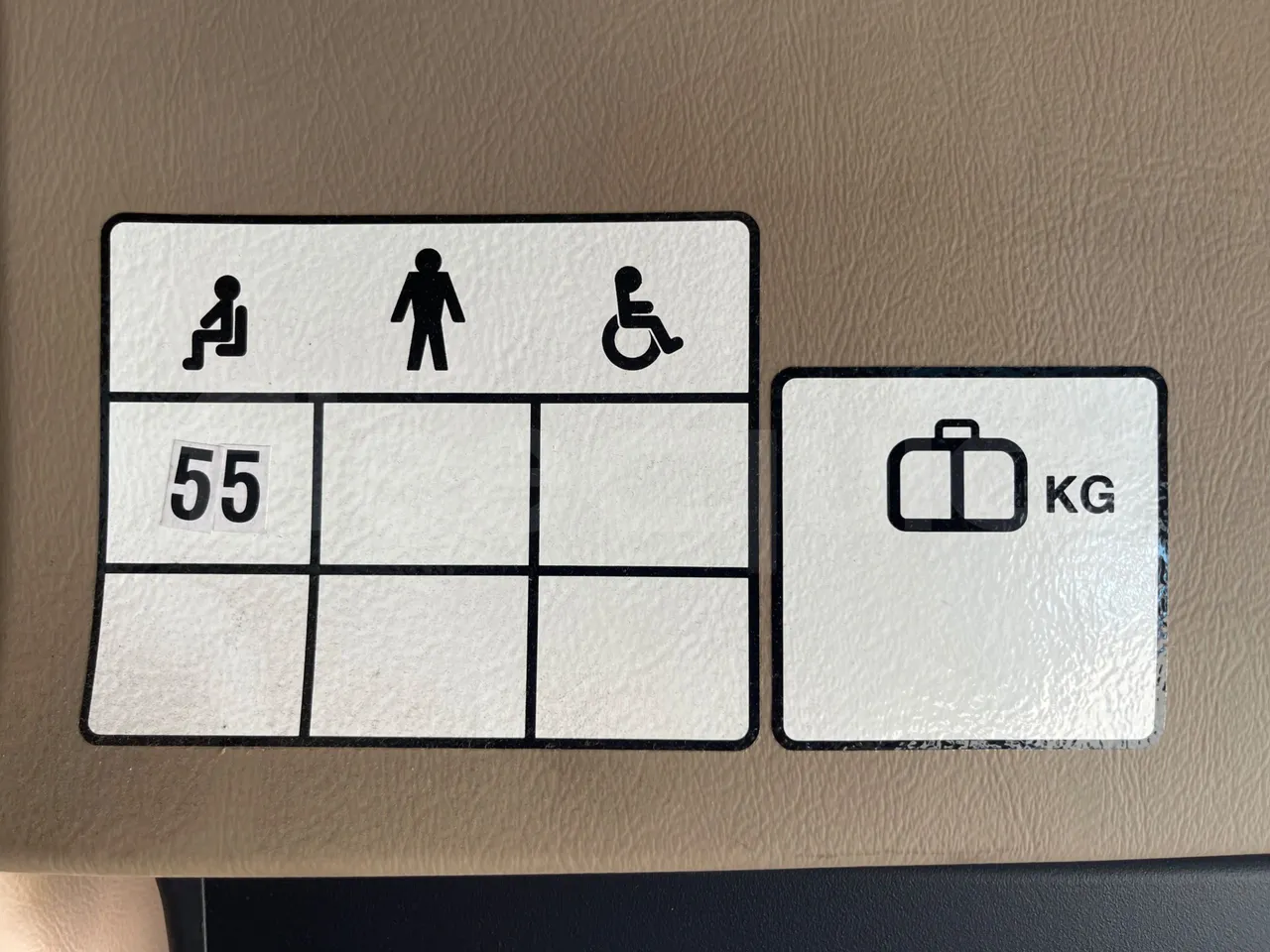 Iveco Magelys SFR2XX QC E2CN/ Euro6 - 294 Kw - 12,265 Mt - seat plate photo