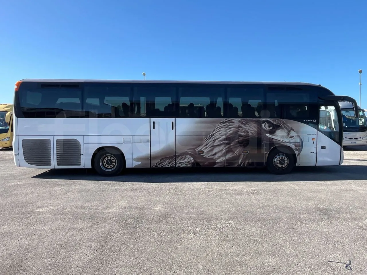 Iveco Magelys SFR2XX QC E2CN/ Euro6 - 294 Kw - 12,265 Mt - right side doors closed