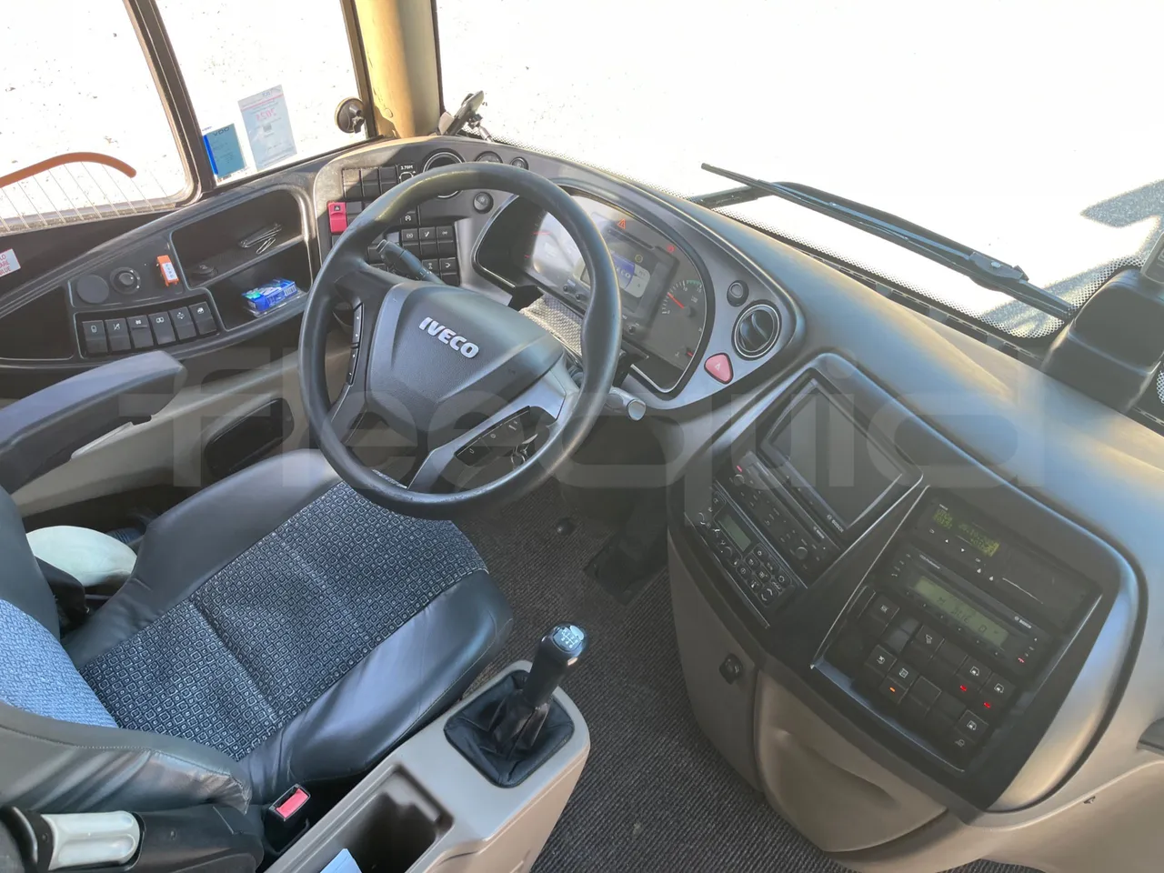 Iveco Magelys SFR2XX QC E2CN/ Euro6 - 294 Kw - 12,265 Mt - steering wheel photo