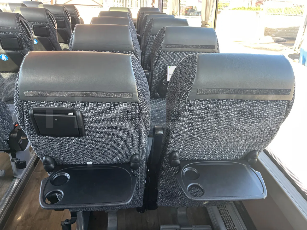 Iveco Magelys SFR2XX QC E2CN/ Euro6 - 294 Kw - 12,265 Mt - table detail photo