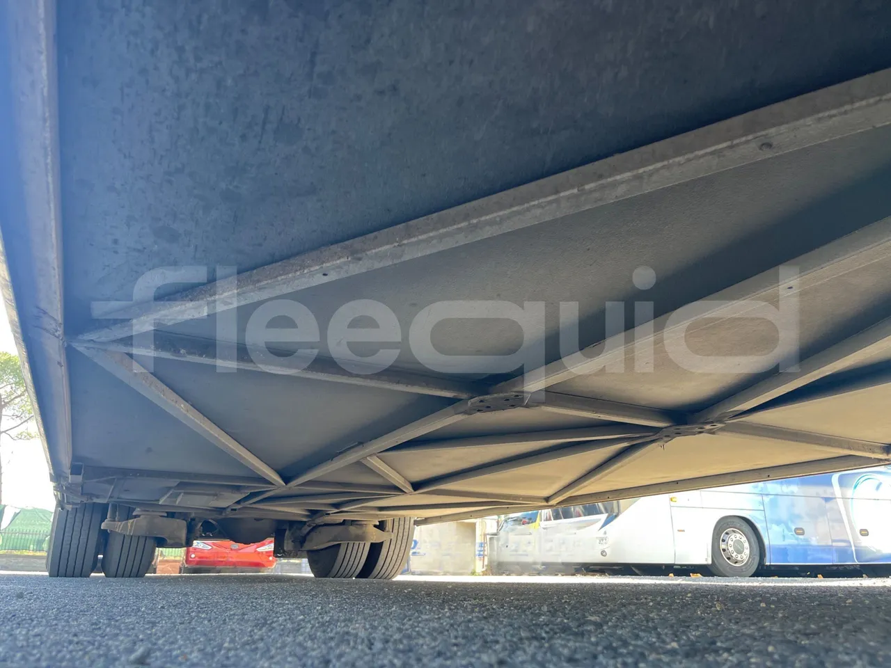 Iveco Magelys SFR2XX QC E2CN/ Euro6 - 294 Kw - 12,265 Mt - central undercarriage photo