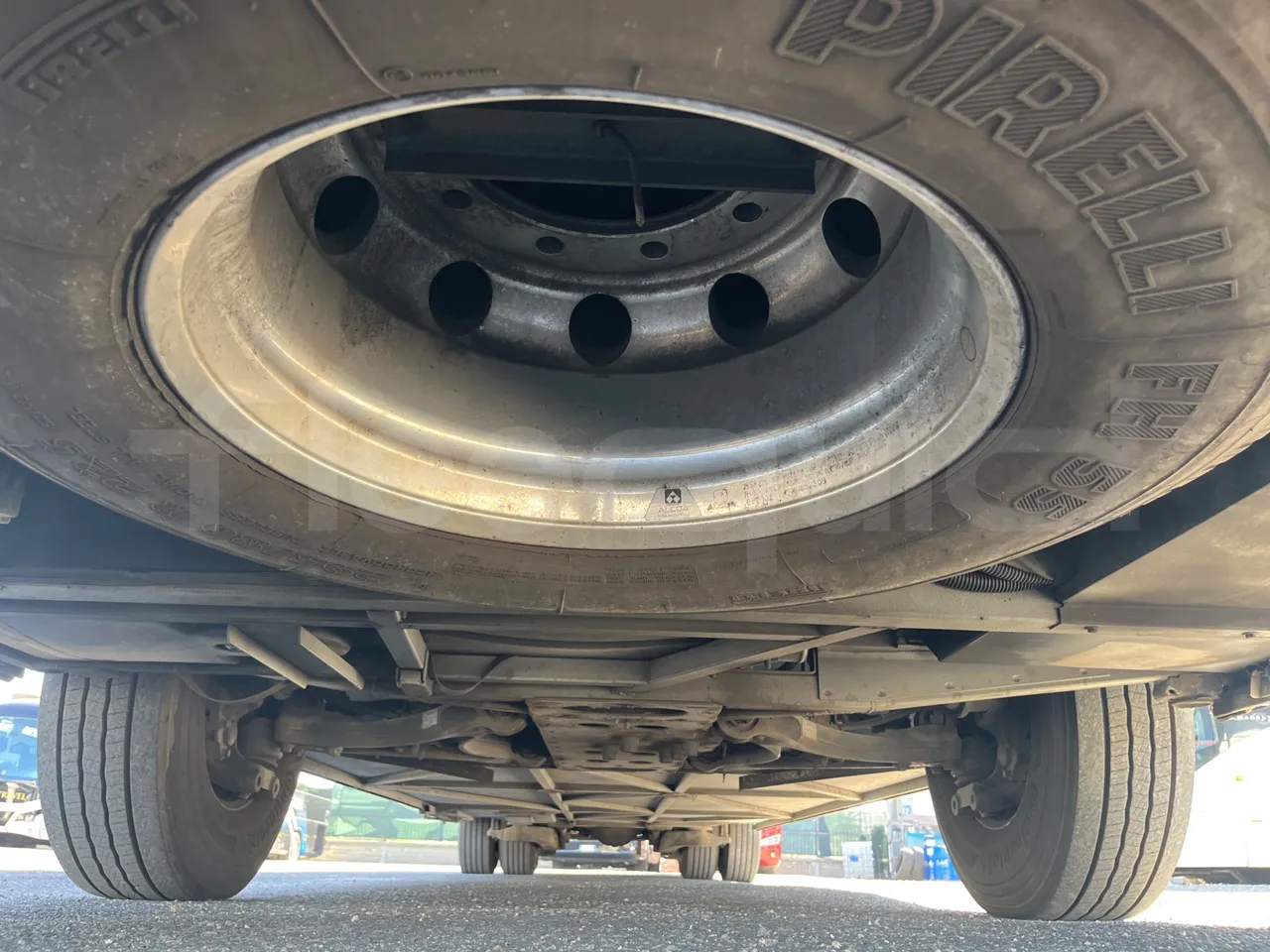 Iveco Magelys SFR2XX QC E2CN/ Euro6 - 294 Kw - 12,265 Mt - front undercarriage from front