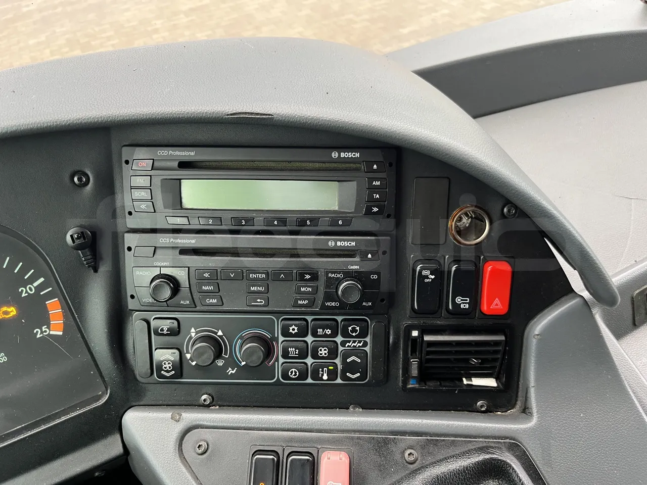 Mercedes-Benz Tourismo - Radio