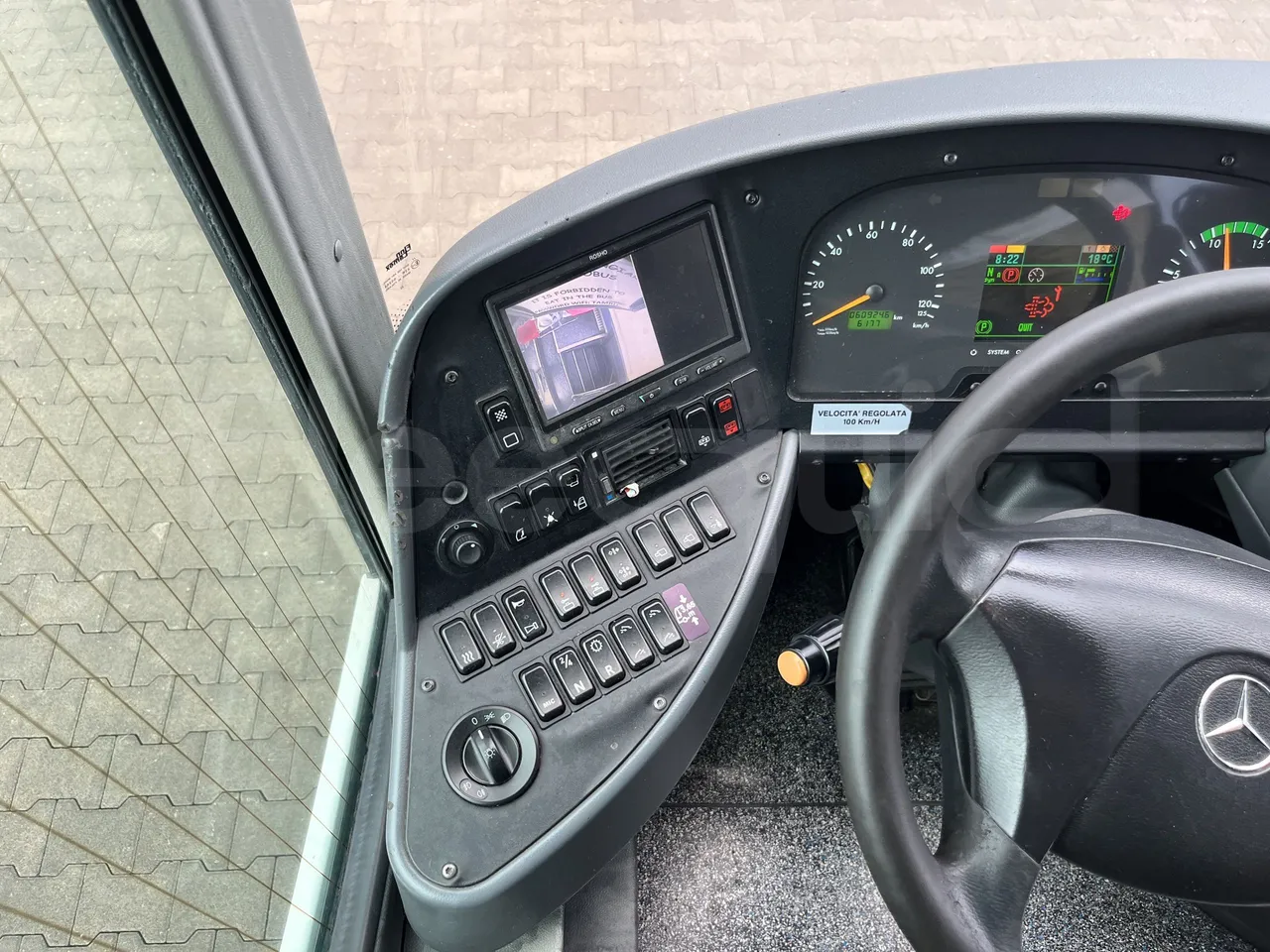 Mercedes-Benz Tourismo - Onboard Device 2
