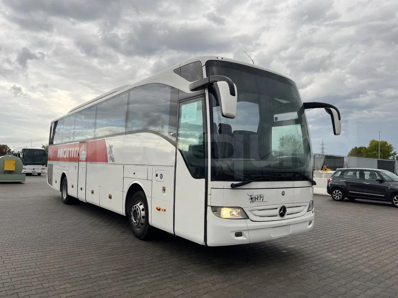 Mercedes-Benz Tourismo - Base cover photo