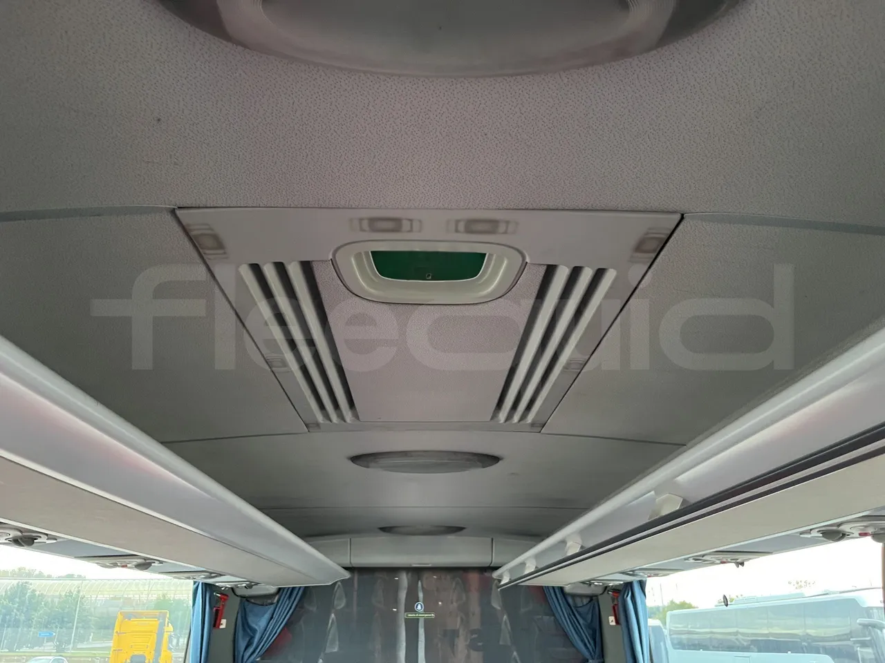 Mercedes-Benz Tourismo - Roof Hatch 1