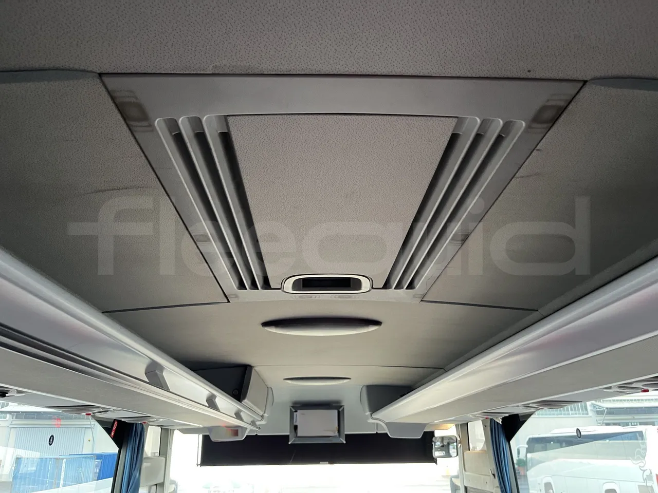 Mercedes-Benz Tourismo - Roof Hatch 2