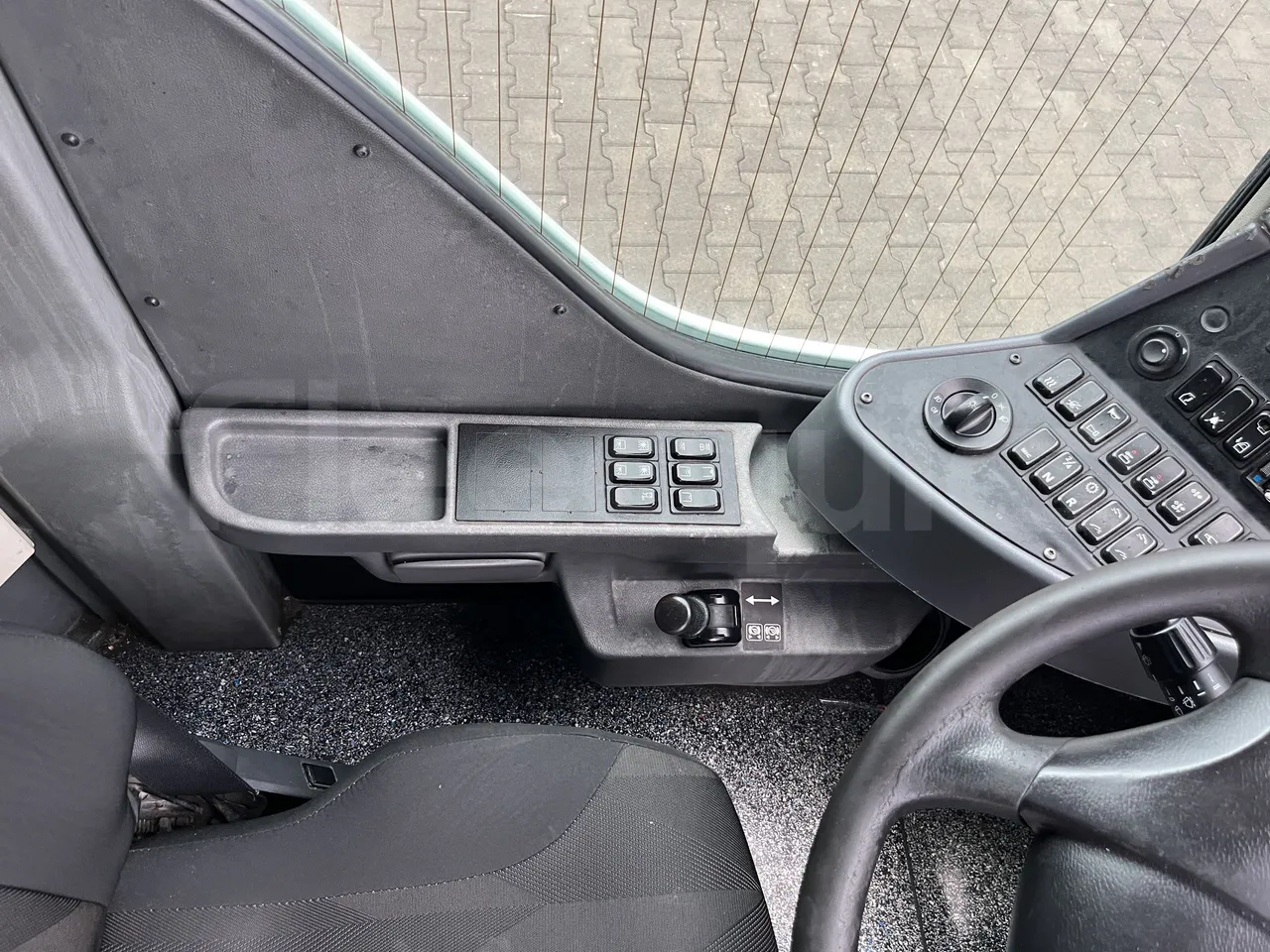 Mercedes-Benz Tourismo - Onboard Device 3 Left Side