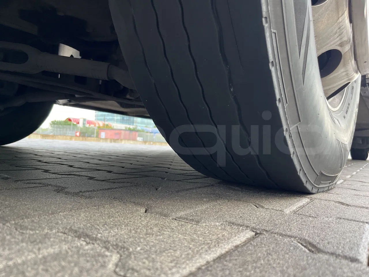 Mercedes-Benz Tourismo - First Axle Left Side: Tyre Tread