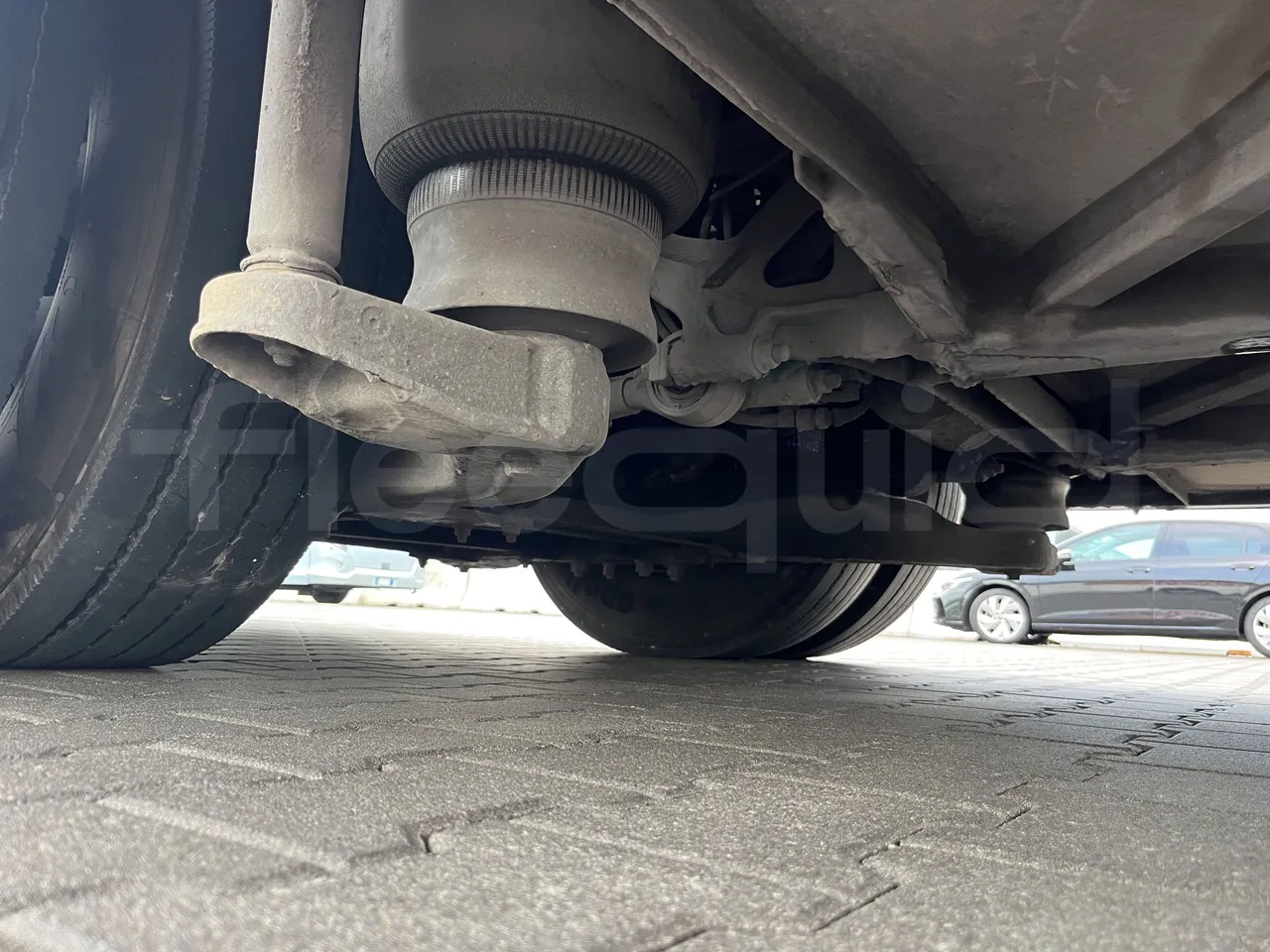 Mercedes-Benz Tourismo - Second Axle Left Side