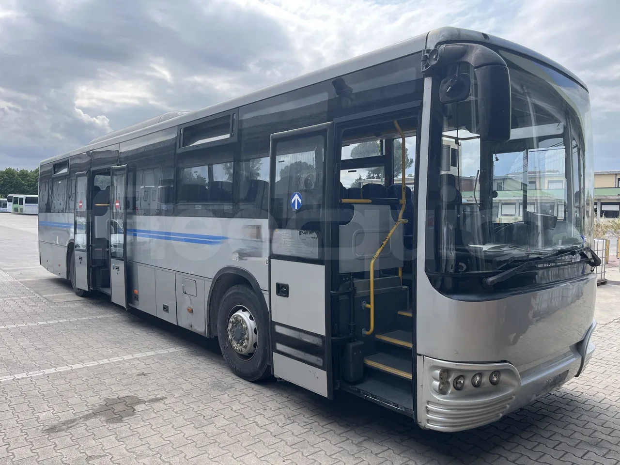 Temsa Tourmalin - 3/4 right front doors open