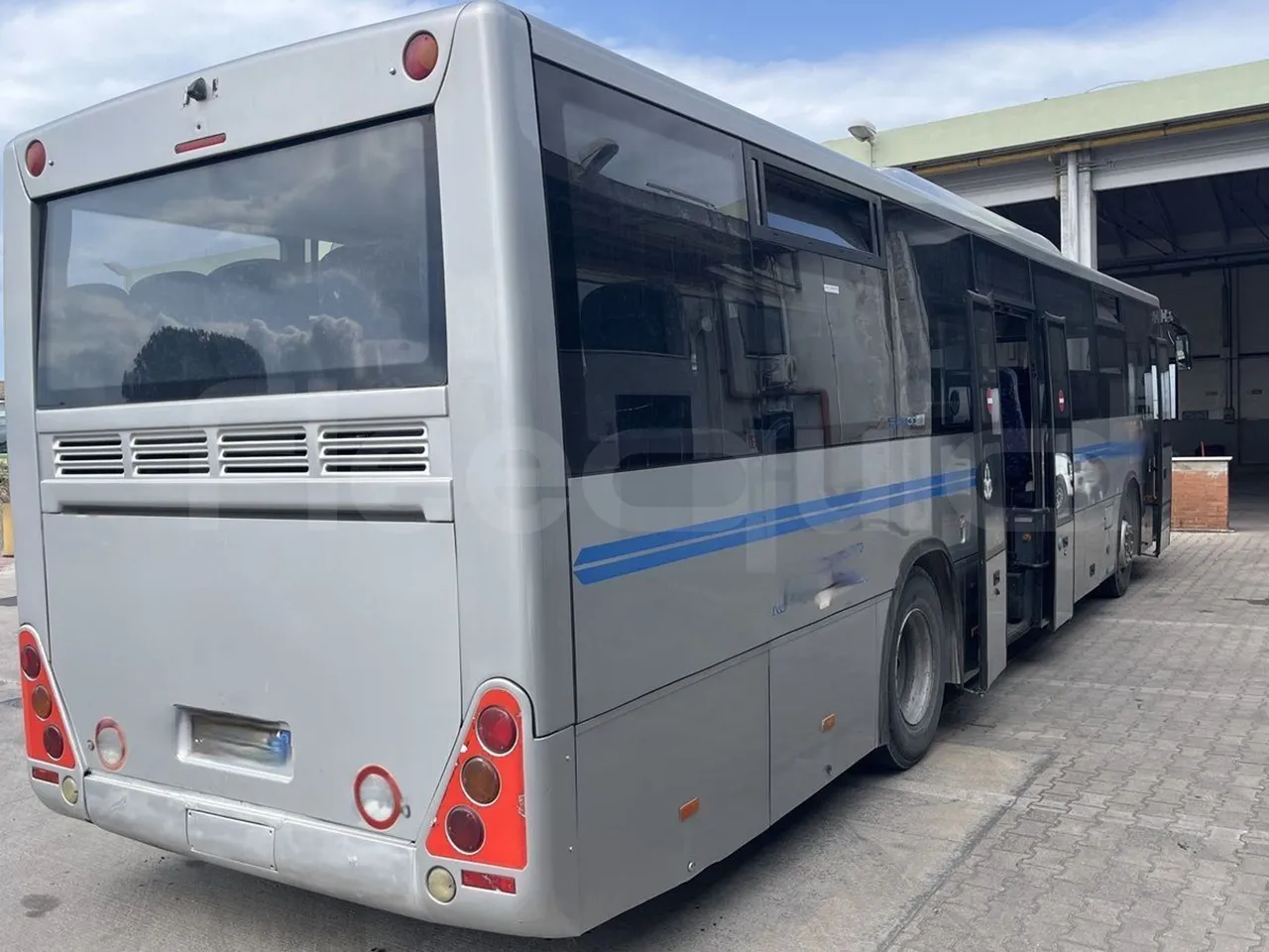 Temsa Tourmalin - 3/4 right rear doors open