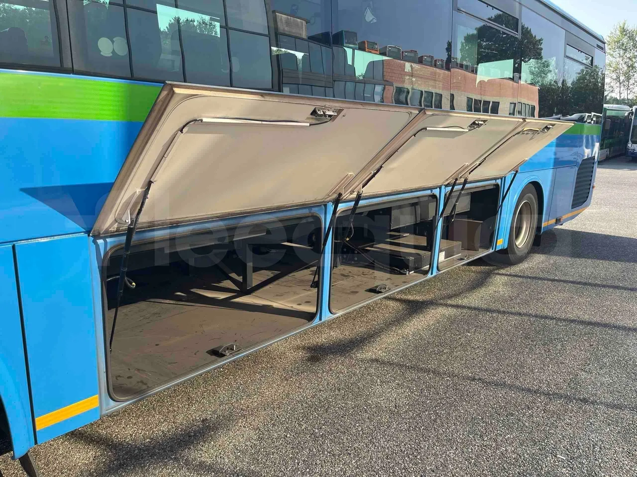 Iveco Crossway - Luggage Rack Left Side