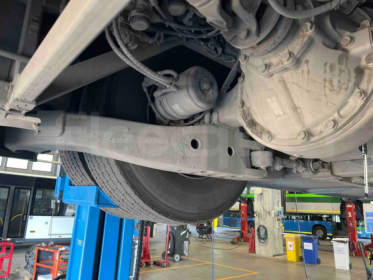 Iveco Crossway - Third Axle Right Side