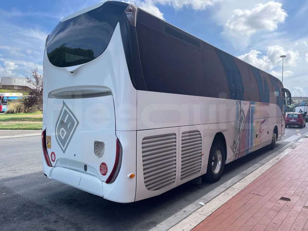 Iveco Magelys SFR2XX QC E2CN - Euro6 - 294kW - 12.265mt - 3/4 right rear doors closed