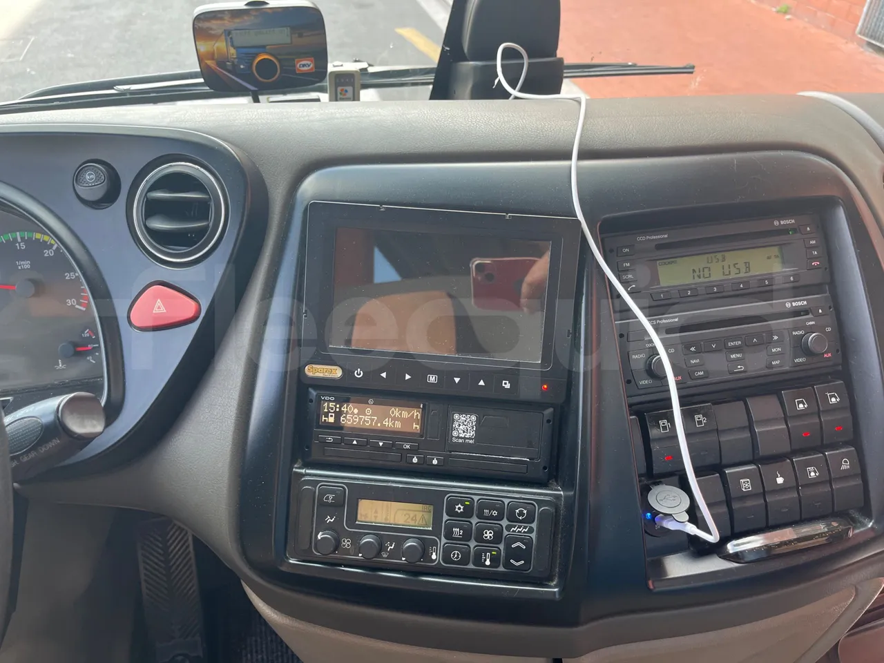 Iveco Magelys SFR2XX QC E2CN - Euro6 - 294kW - 12.265mt - radio accessories photo