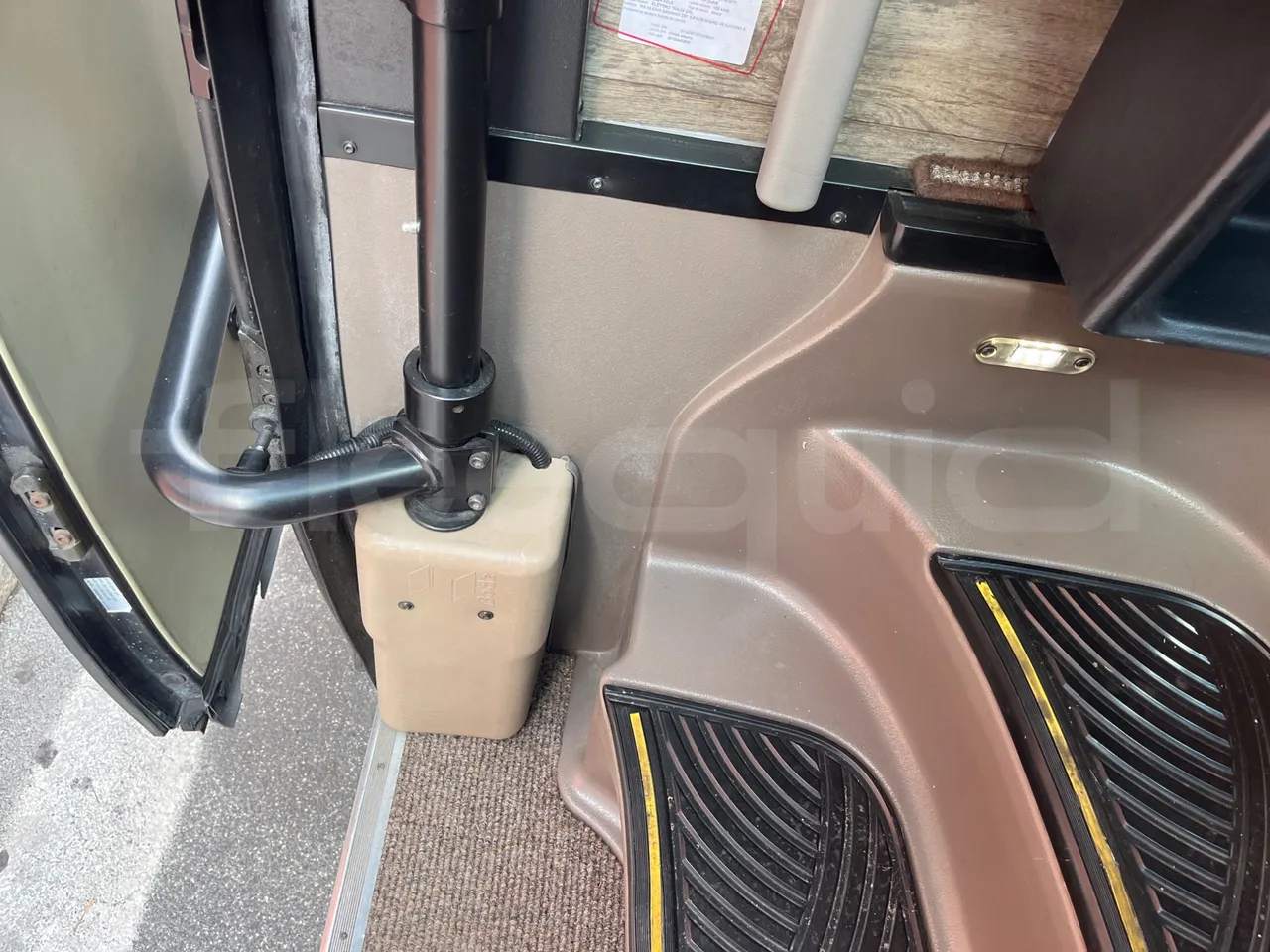 Iveco Magelys SFR2XX QC E2CN - Euro6 - 294kW - 12.265mt - door mechanism photo