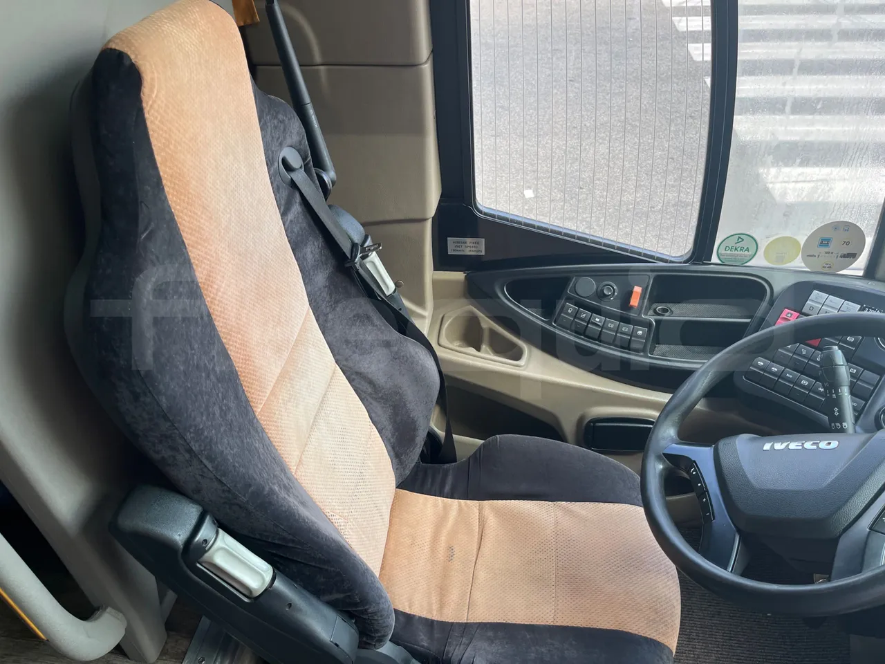 Iveco Magelys SFR2XX QC E2CN - Euro6 - 294kW - 12.265mt - driver's seat photo